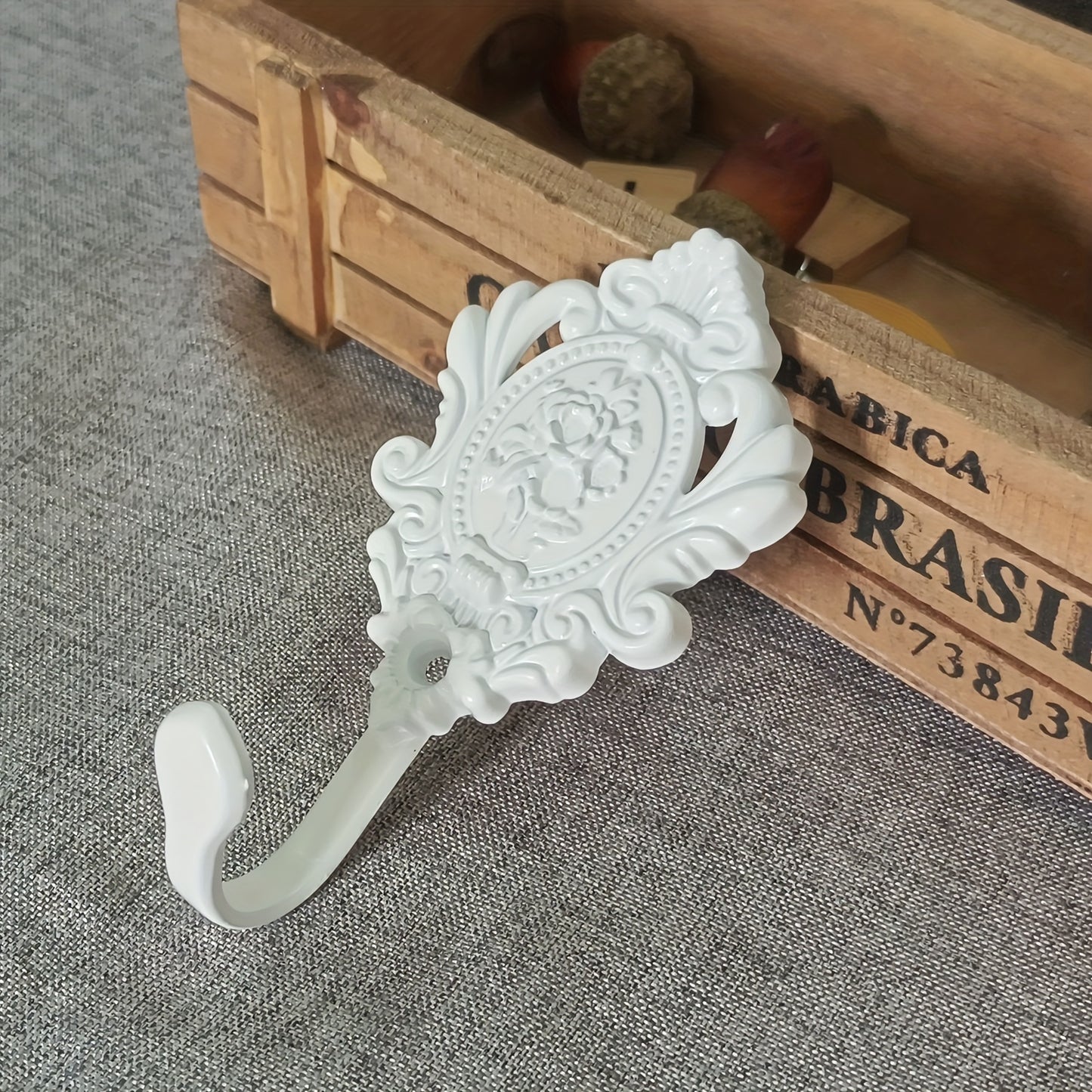 2pcs Retro Light Luxury Hook, Wall Mounted Metal Rustproof Hanger